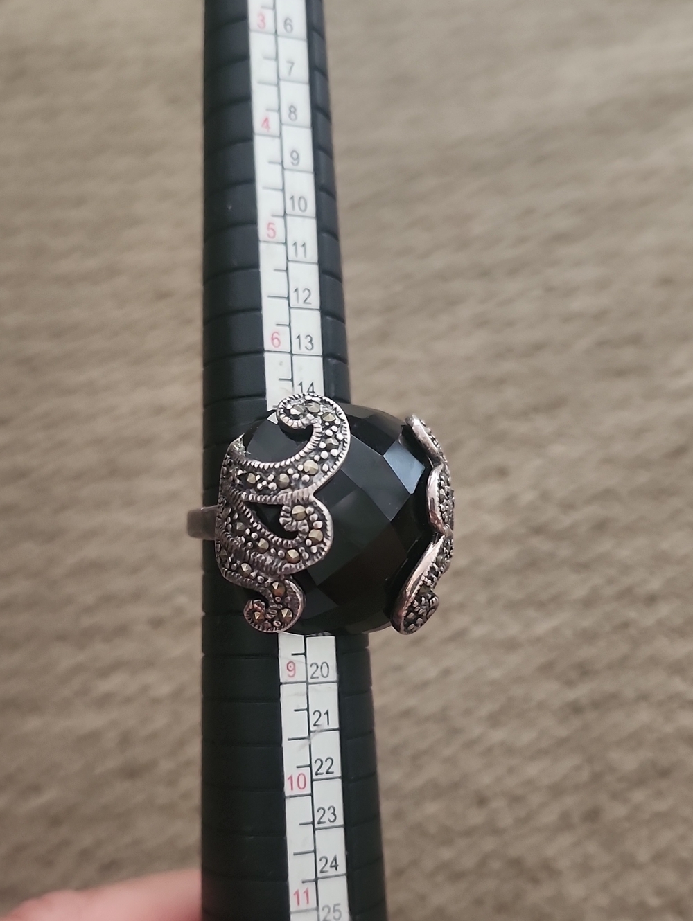 Vintage-Style Black Faceted Stone Statement Ring